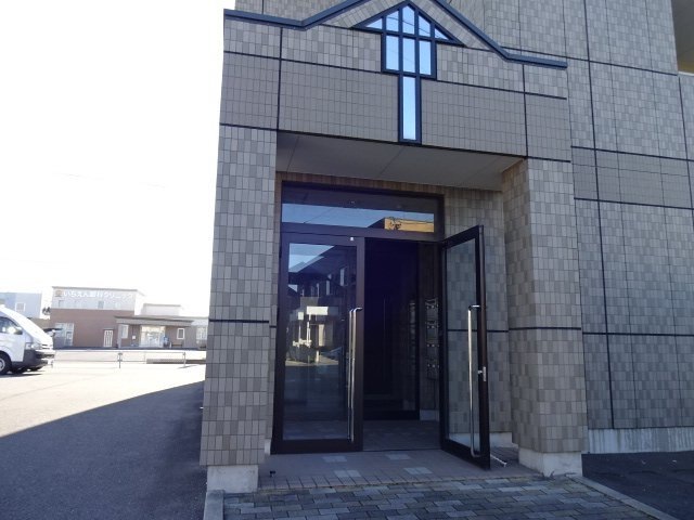 20/21 エントランス