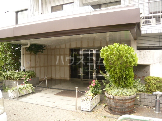 25/30 エントランス