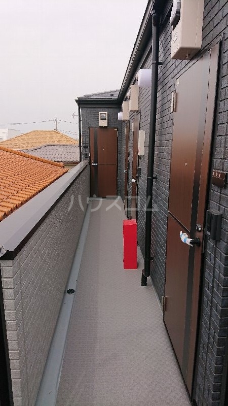 21/28 エントランス