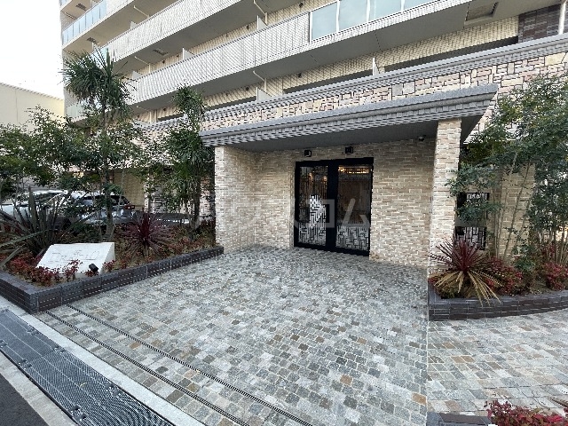 22/30 エントランス