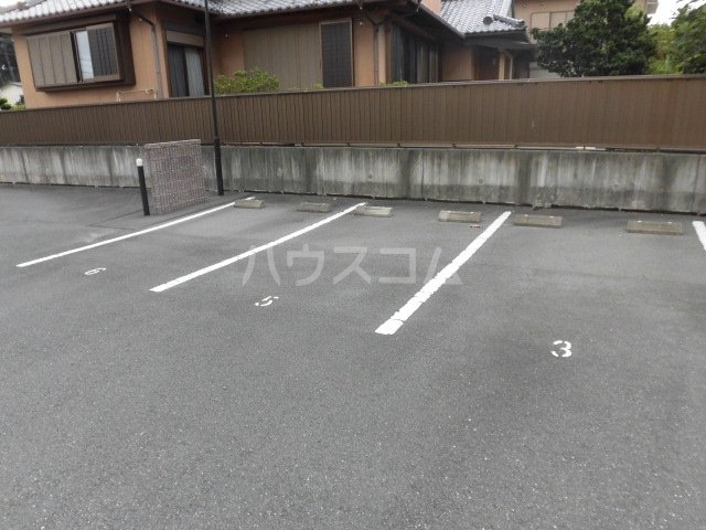 19/23 駐車場