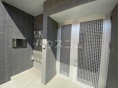 20/22 エントランス