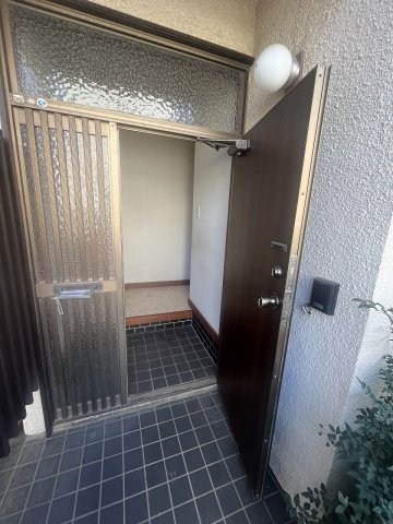 14/30 玄関