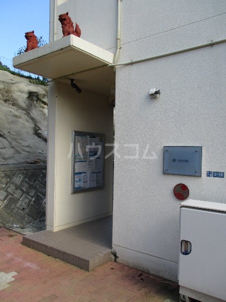 18/21 エントランス