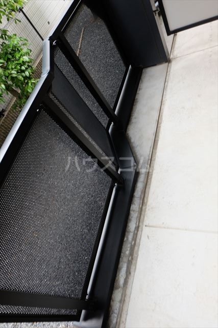 18/27 バルコニー