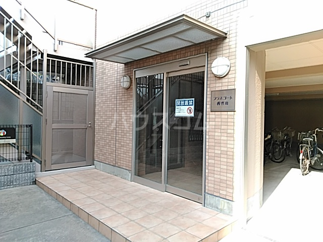 20/30 エントランス