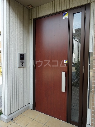 22/28 エントランス