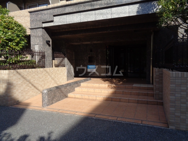 16/26 エントランス