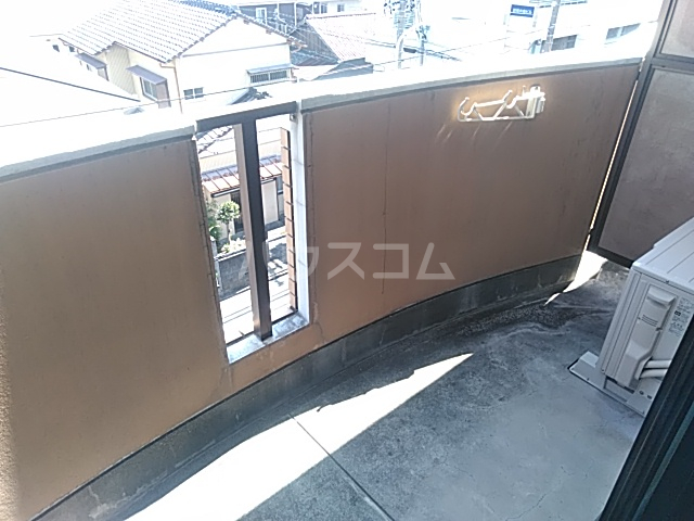 18/27 バルコニー