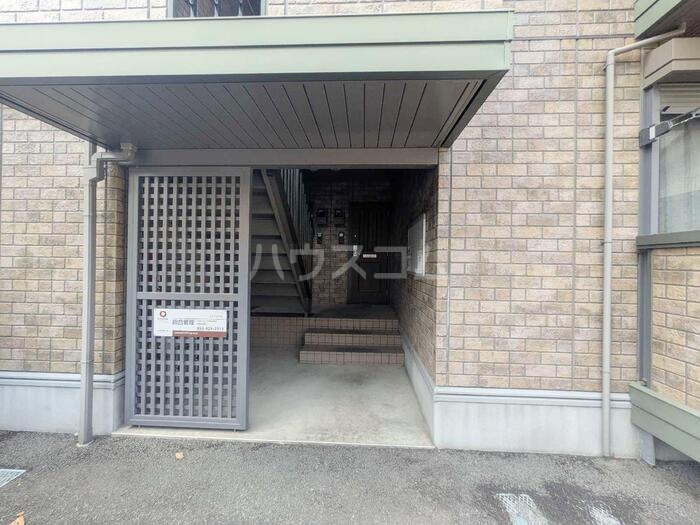 28/30 エントランス