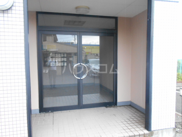 23/26 エントランス