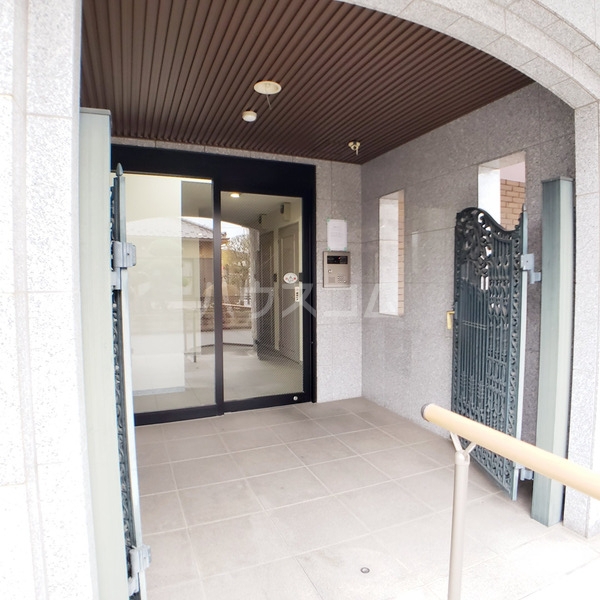 3/7 エントランス