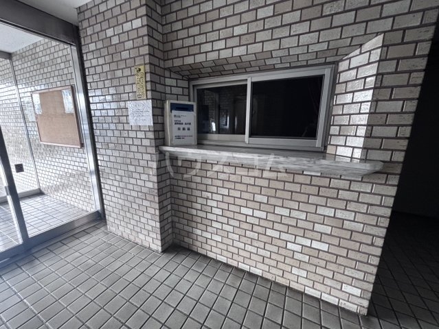 27/30 エントランス