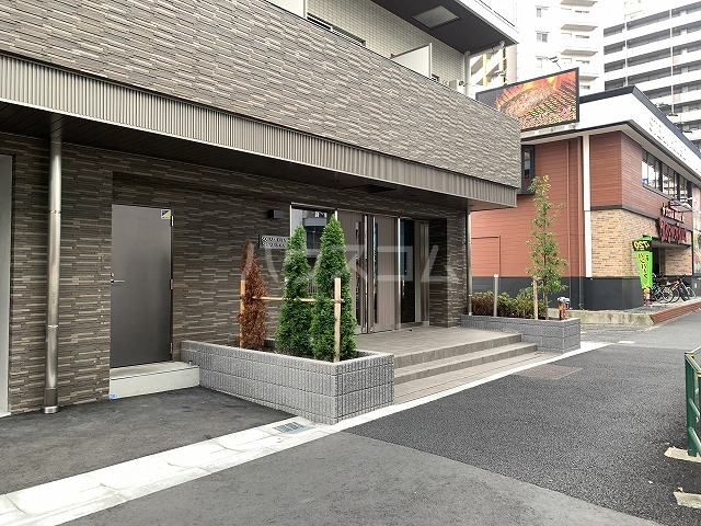 26/30 エントランス