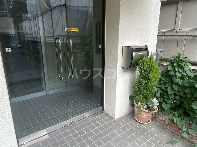 25/30 エントランス