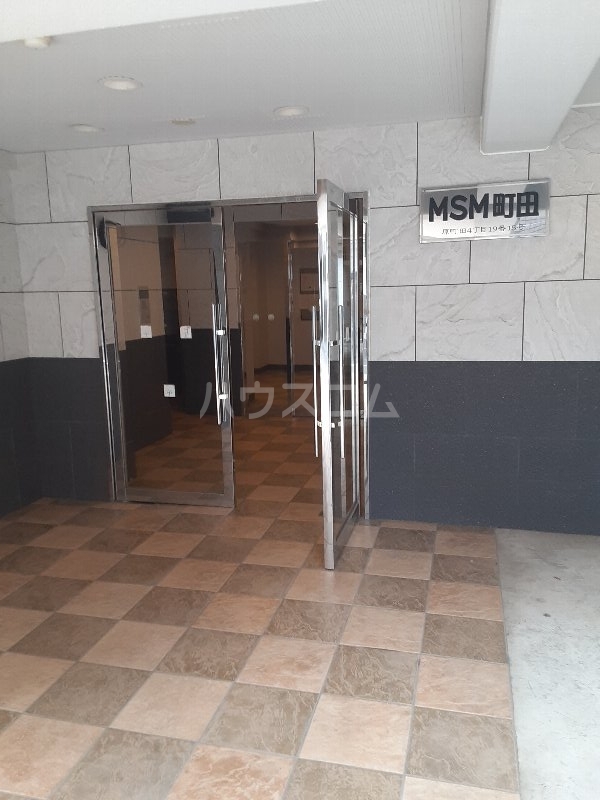 20/30 エントランス