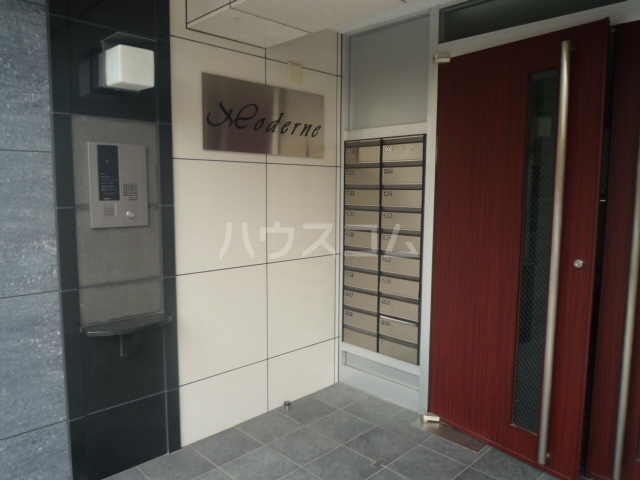 21/29 エントランス