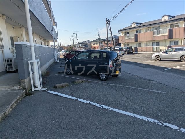 22/27 駐車場