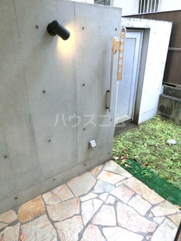 18/28 エントランス