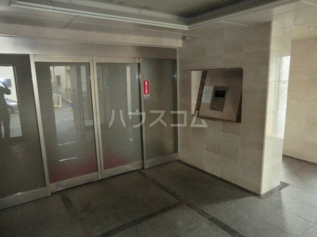 21/30 エントランス