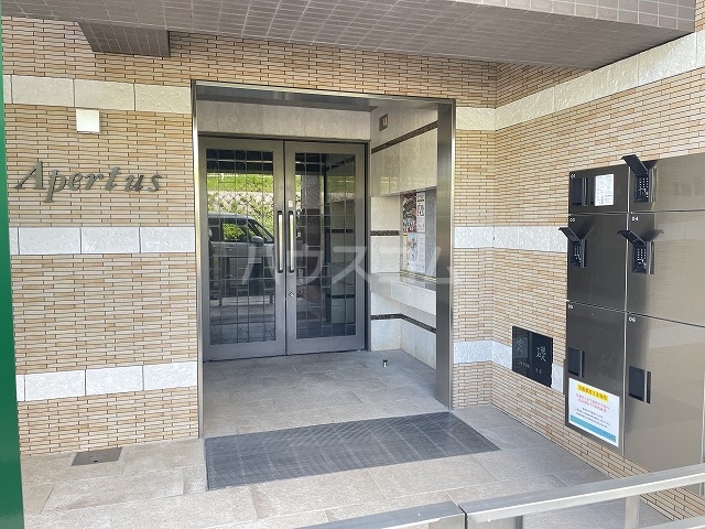 21/29 エントランス