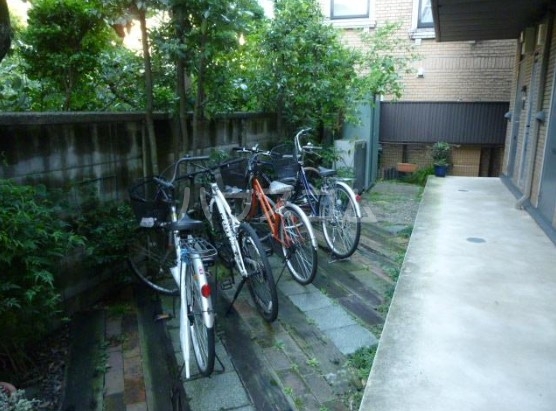 15/23 エントランス