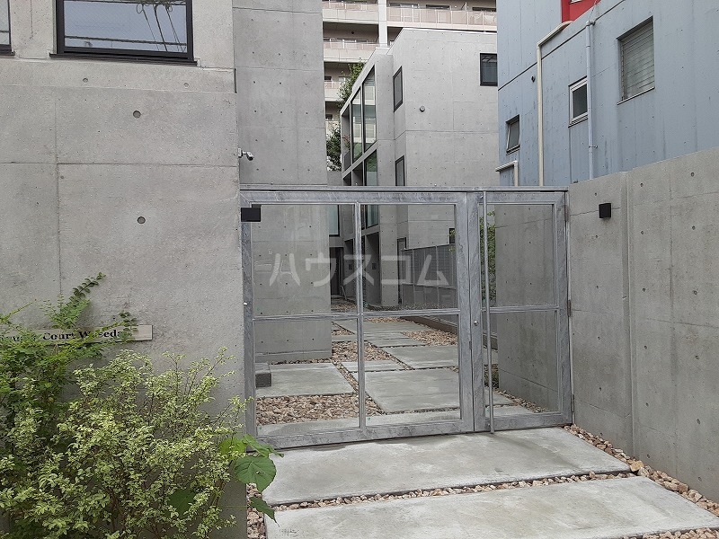 24/24 エントランス