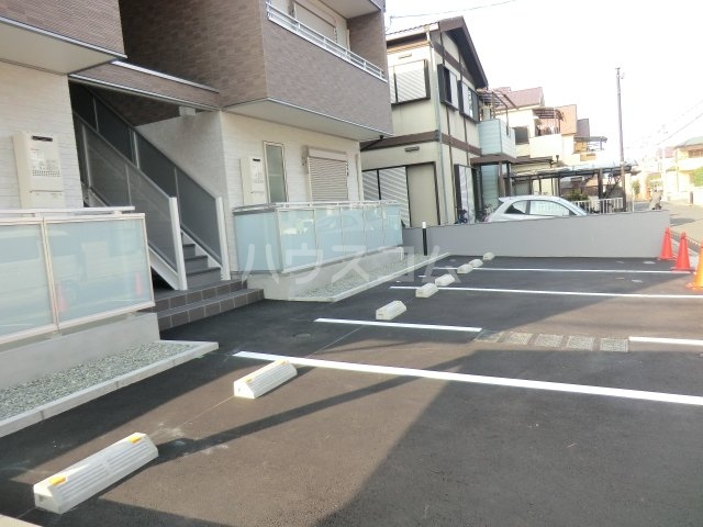 15/18 駐車場