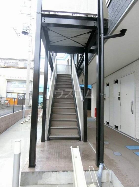 8/10 エントランス