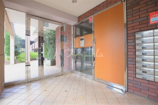 19/26 エントランス