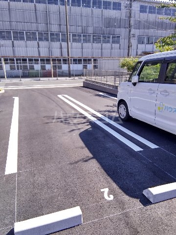 28/30 駐車場