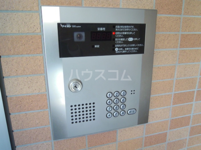 22/28 エントランス