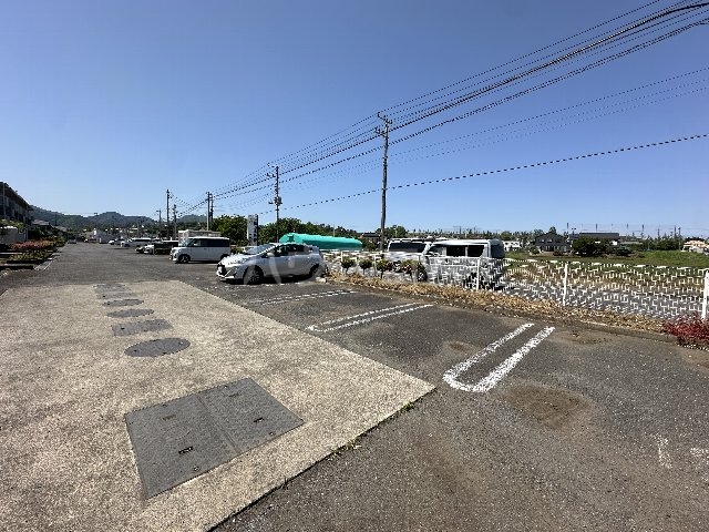 2/3 駐車場