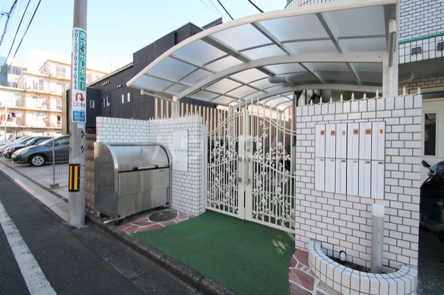 22/30 エントランス