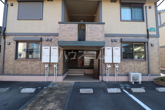 21/28 エントランス