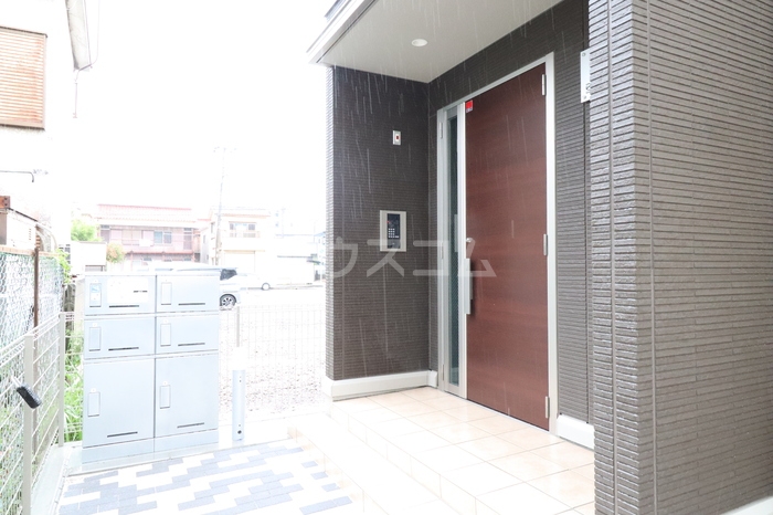 17/27 エントランス