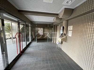 21/26 エントランス