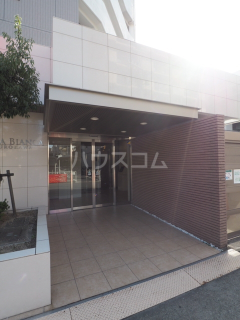 22/30 エントランス