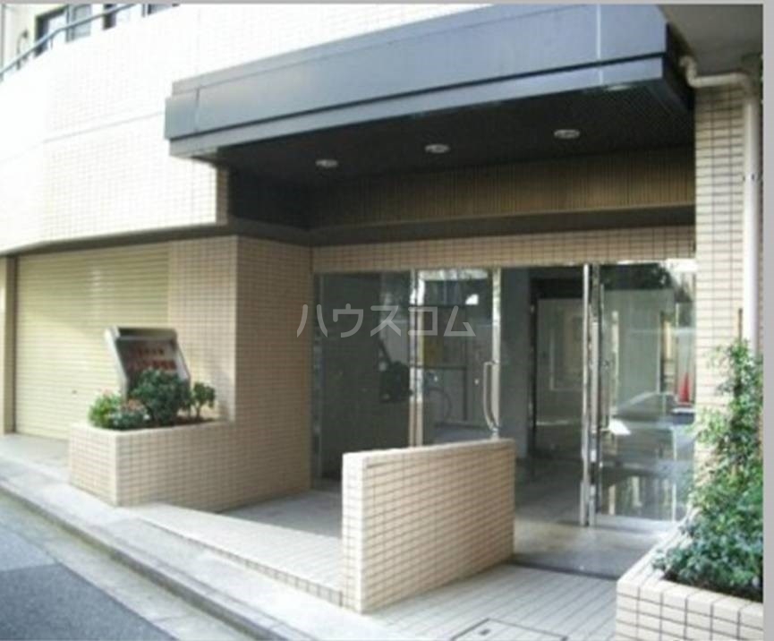 14/14 エントランス