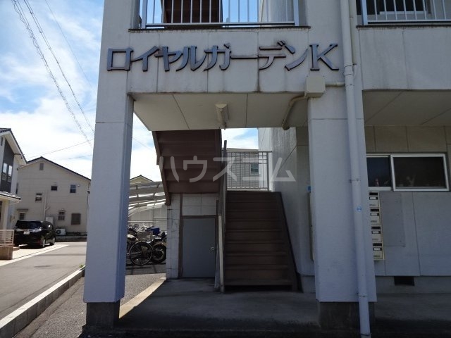 26/30 エントランス