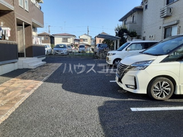 27/28 駐車場