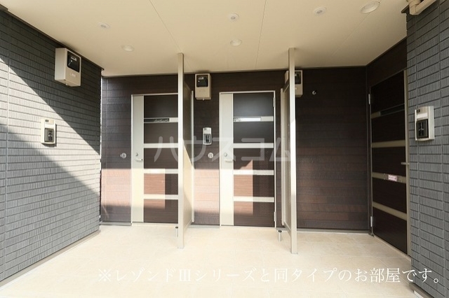 20/30 エントランス