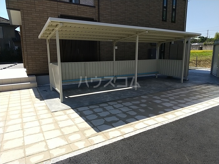 25/26 エントランス