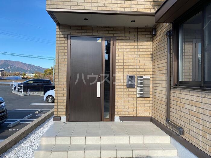 28/29 エントランス