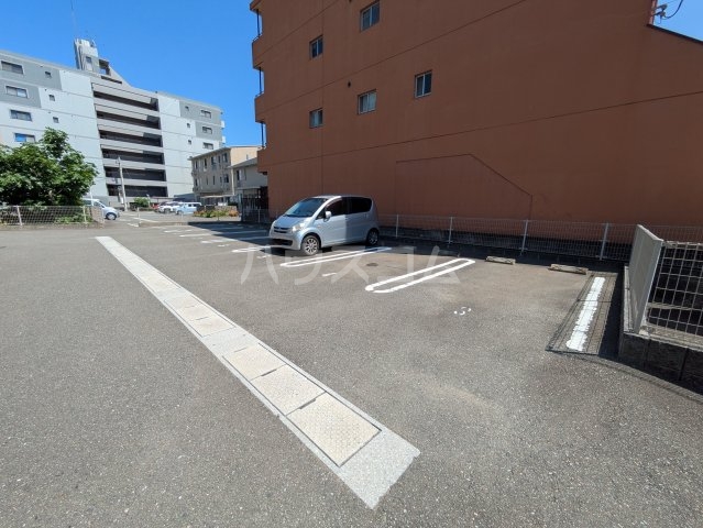 21/27 駐車場
