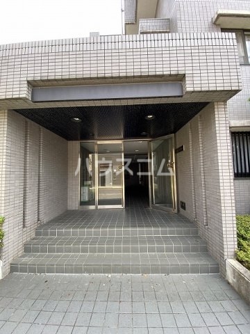 20/29 エントランス