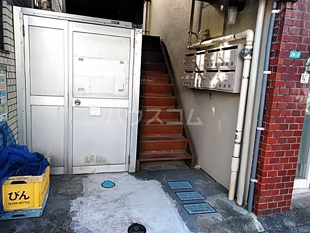 16/26 エントランス