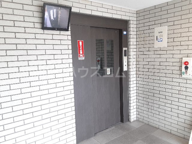 20/29 エントランス