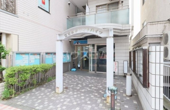 26/30 エントランス