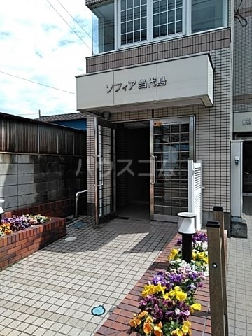 16/25 エントランス